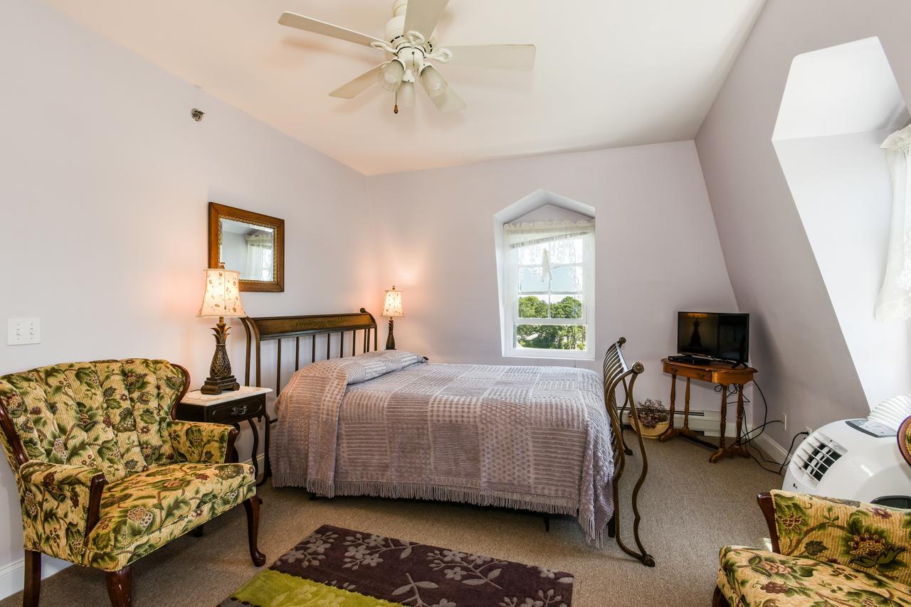 Payne'S Harbor View Inn New Shoreham Bagian luar foto