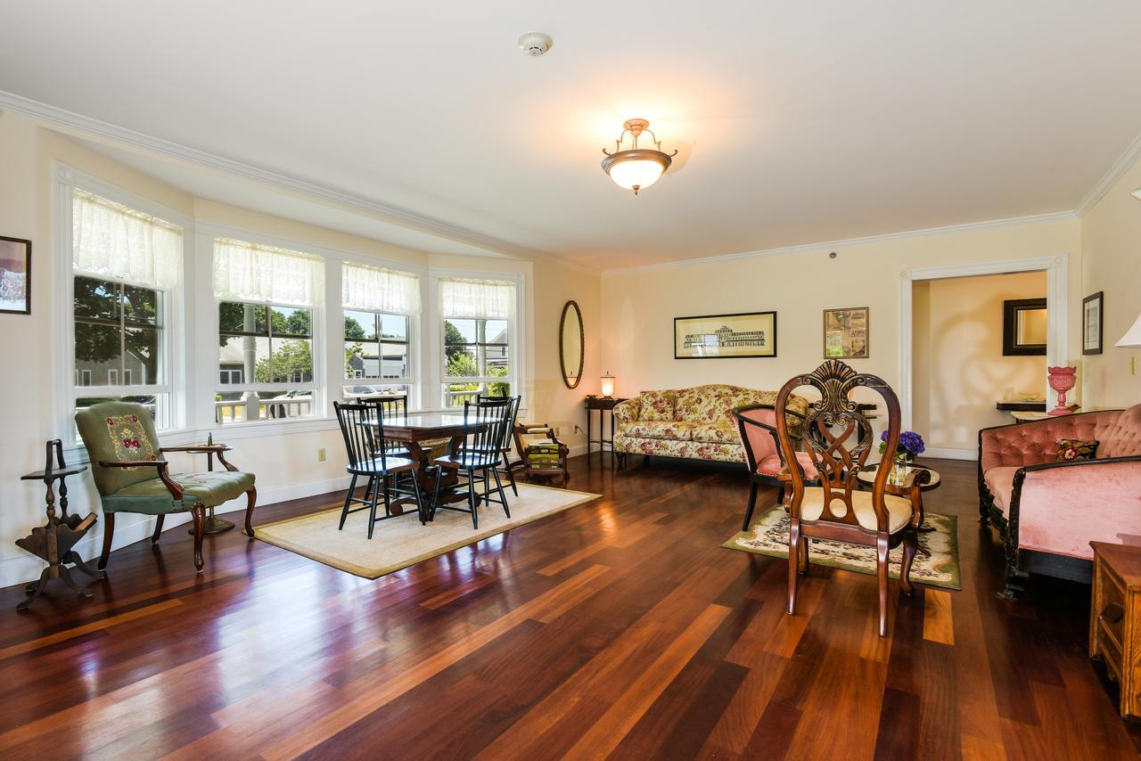 Payne'S Harbor View Inn New Shoreham Bagian luar foto