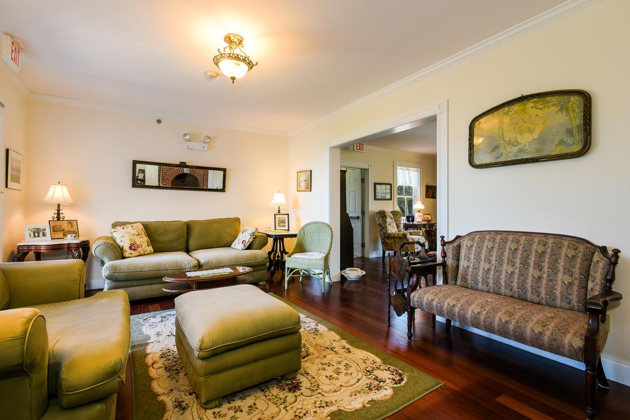 Payne'S Harbor View Inn New Shoreham Bagian luar foto