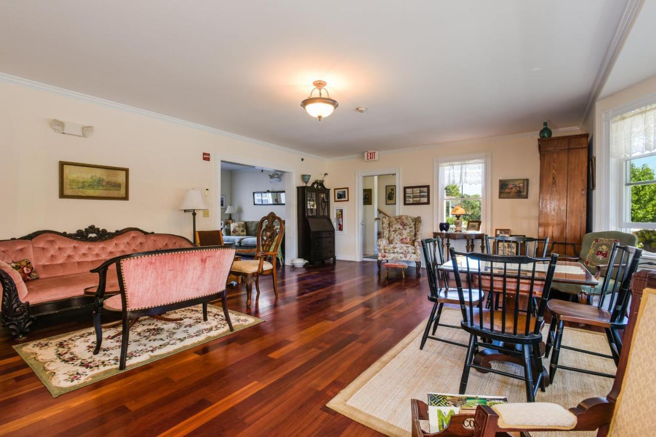 Payne'S Harbor View Inn New Shoreham Bagian luar foto