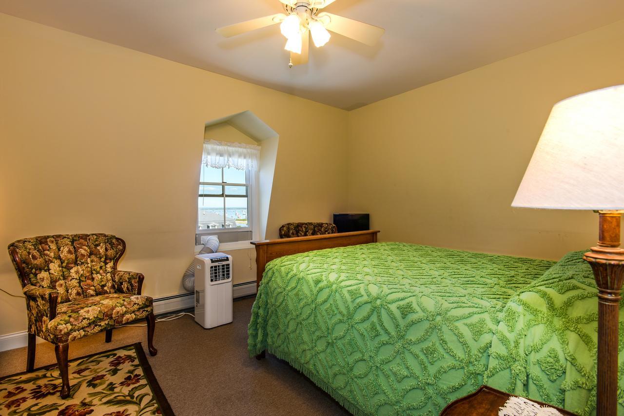 Payne'S Harbor View Inn New Shoreham Bagian luar foto